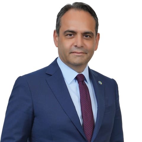 Özgür Obalı